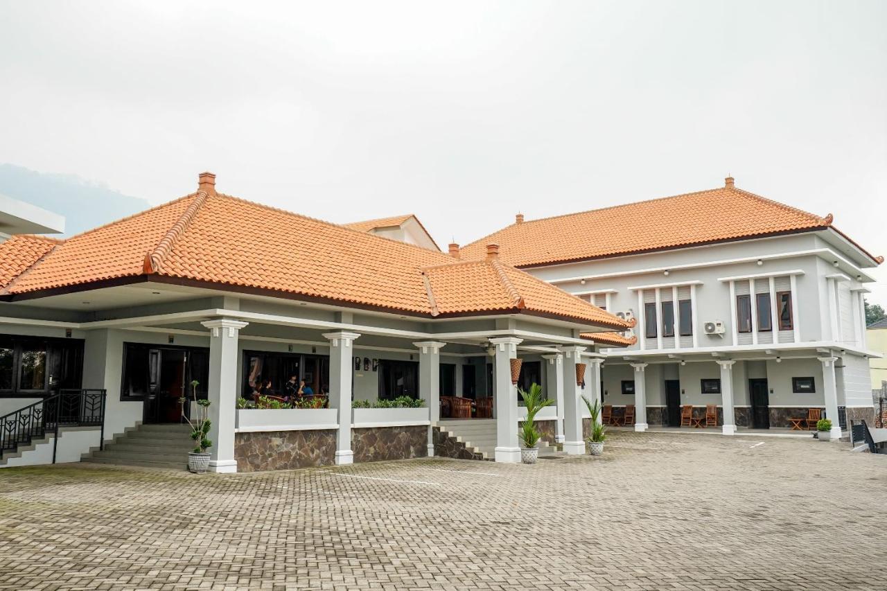 Avila Ketapan Rame Hotel Prigen Εξωτερικό φωτογραφία